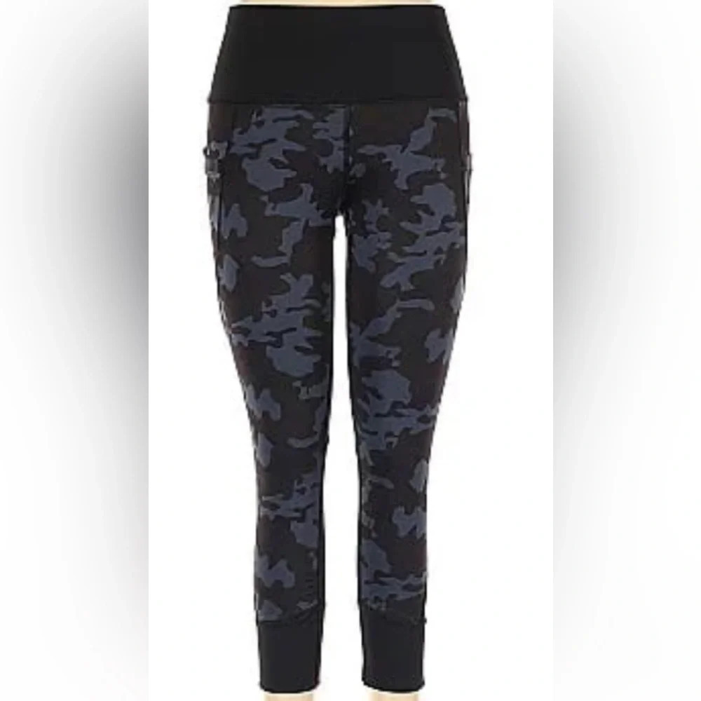 Active Life Blue Camo medium yoga/athletic pants. BOHO, with deep side pockets.